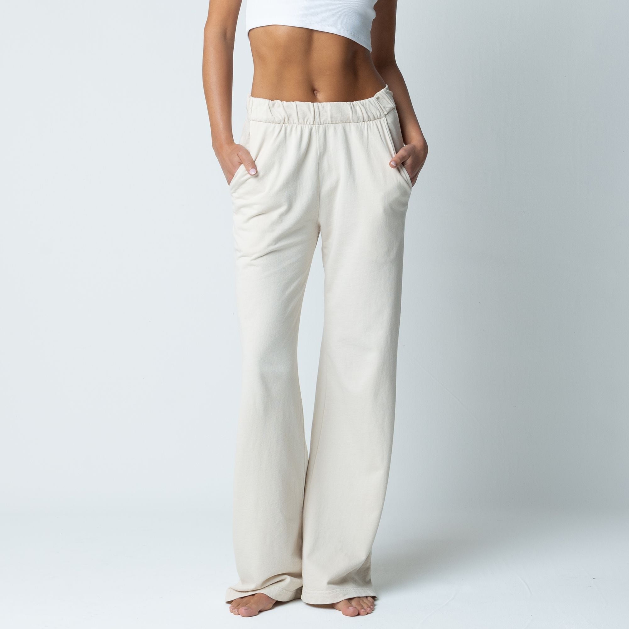 https://talentless.co/cdn/shop/products/womens-french-terry-lounge-pant-talentless-881987.jpg?v=1708485762&width=2000